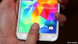 Samsung S5 FingerPrint özelliğinde kusur bulundu!