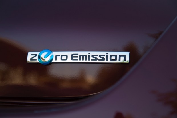 2016-nissan-leaf-18-1