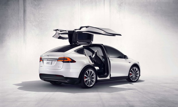 Tesla 11 Bin Model X SUV Aracını Geri Çağırdı, Peki Sorun Ne?