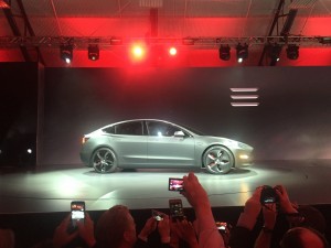 Tesla Model 3: 24 Saatte 134.000 Adet Sattı