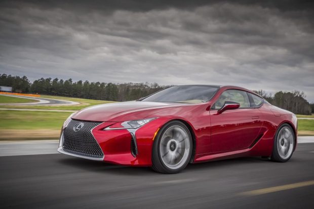 Lexus LC 500, Yılın Üretim Otomobili Tasarımı Ödülünü Aldı