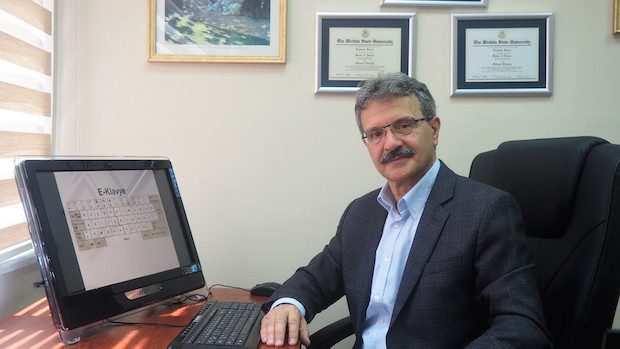 Türkiye'nin Milli Klavyesi, E-Klavye TSE Tarafından Tescillendi Prof.Dr. Mahmut Ekşioğlu