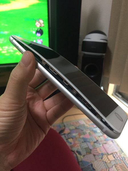 iPhone 8 Plus Şarj Olurken Şişti