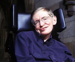 Ünlü EvrenBilimci ve Fizikçi Stephen Hawking 76 Yaşında Hayatını Kaybetti