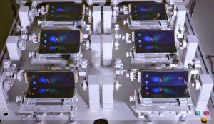Samsung Galaxy Fold Kaç Kez Katlanabilir? (Video)