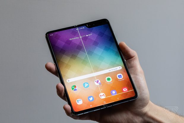 Samsung Galaxy Fold Lansmanı Ertelendi