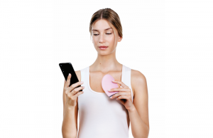FOREO’nun akıllı güzellik koçu LUNA 3, Doğal Güzelliğinizi Korur