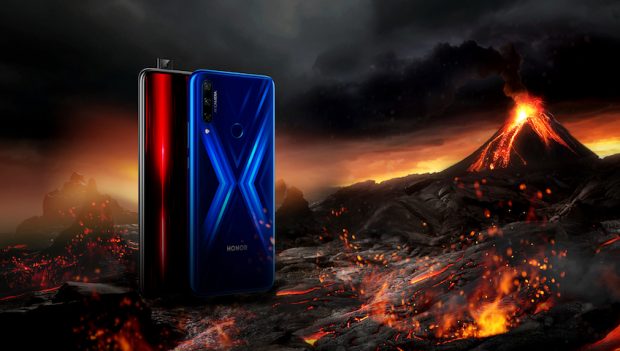 Pop-Up Kameralı HONOR 9X Özel Hediyeler ile Türkiye’de