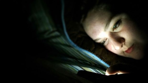 iPhone'nun Gece Modu Yarardan Çok Zararlı mı? Dikkat Çeken Araştırma!