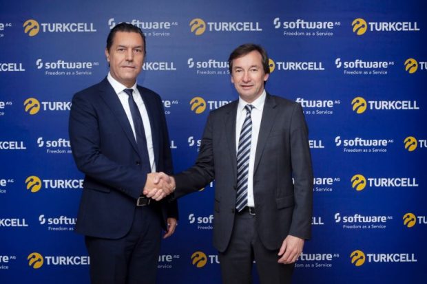 Turkcell Genel Müdür Yardımcısı Ceyhun Özata_Software AG EMEA Bölgesi Kıdemli Başkan Yardımcısı Philippe La Fornara