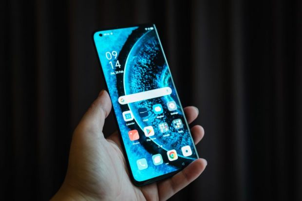 Find X2 modelinin ekranlarının geliştirilmesinde kullanılan teknolojiler