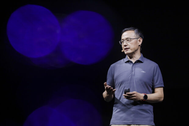 Huawei AppGallery'i geliştirmeye devam ediyor