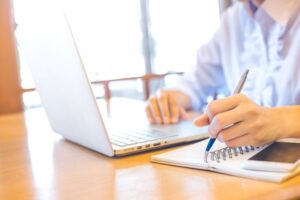 Fabrikalar için eğitimleri şimdi de uzaktan devam ediyor