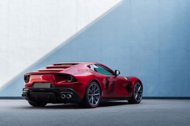 Ferrari, kişiye özel ve bir adet ürettiği modeli Omologata ’yı tanıttı.