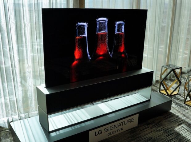 LG OLED TV R: LG'nin katlanabilir OLED TV'si 87 bin dolara satılıyor