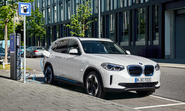 Tamamen Elektrikli Yeni BMW iX3 Ön Siparişe Açıldı