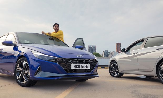 Yeni Hyundai ELANTRA fiyatı belli oldu, 5 farklı donanım seçeneği!