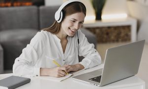 myViewBoard, gerçek sınıfın dijital ikizini yansıtıyor