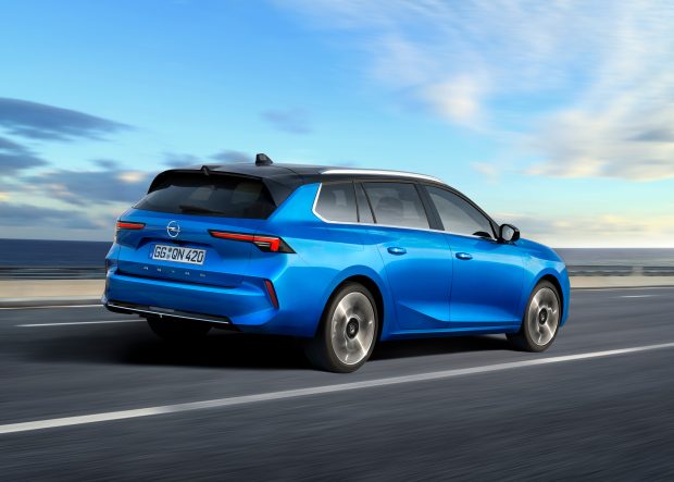 Yeni Opel Astra Sports Tourer hibrit seçeneğiyle karşımızda!