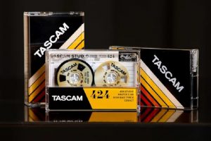 Tascam, eski dört kanallı kayıt cihazları için yepyeni kasetler yapıyor