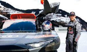 Mattias Ekström çölün ardından buz üzerinde yarışıyor