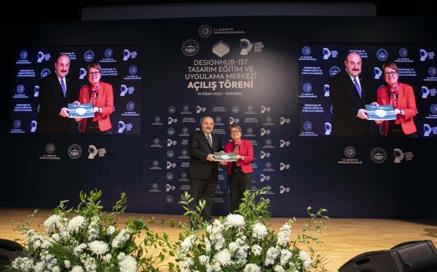 Rektör Prof. Dr. Sondan Durukanoğlu Feyiz