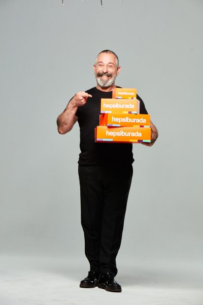 Cem Yılmaz’dan  Konuklarına HepsiburadaTavsiyesi Reklam Filmi!