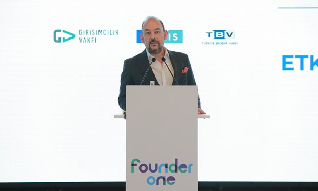 Founder One Yatırım Komitesi Üyesi ve Türkiye Girişimcilik Vakfı Yönetim Kurulu Başkanı Sina Afra,