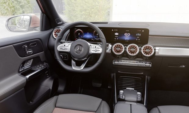 Yeni Mercedes EQB ile aile boyu elektrikli ulaşım!