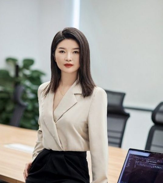 Huobi Group CFO'su Lily Zhang,
