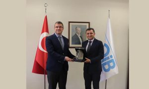 Anadolu Isuzu’ya Uludağ OİB’den “Büyük Hedeflerin Üstün Başarısı” Ödülü