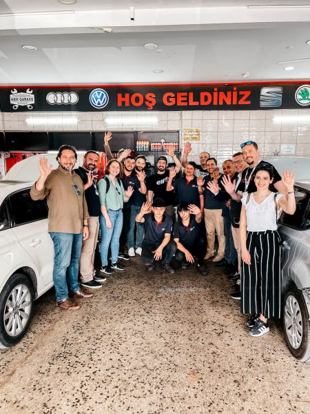 Doğukan Manço, ELF motor yağları ile sanayide ustalarla buluştu