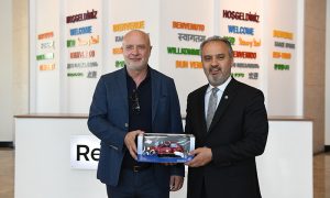 Bursa Büyükşehir Belediye Başkanı Alinur Aktaş, Oyak Renault’yu Ziyaret Etti