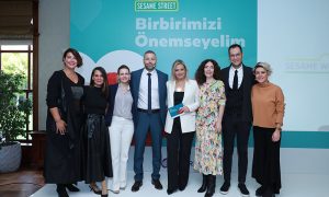 “Susam Sokağı – Birbirimizi Önemseyelim” Kaynakları Türkçe Yayınlandı!