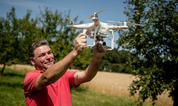 Professor Alexander Siegmund, from the Heidelberg University of Education, leads the project and supervises it from a scientific standpoint.