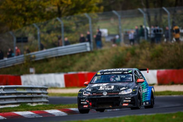 Nürburgring’de sezonun şampiyonu Emir Aşarı