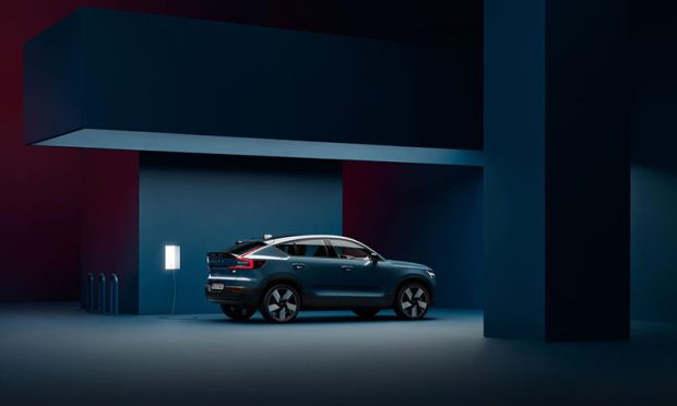 Yeni ve tamamen elektrikli Volvo C40 Recharge yollara çıkıyor
