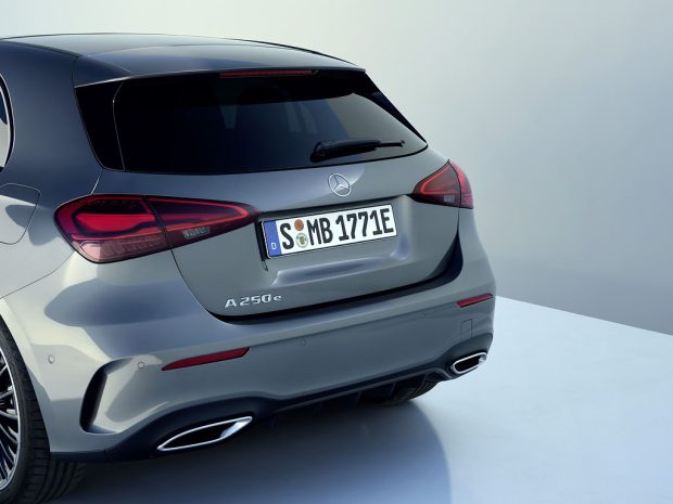Mercedes-Benz A 250 e Hatchback: fuel consumption combined, weighted (WLTP) 1,1-0,8 l/100 km, electric energy consumption combined, weighted (WLTP) 17.0-15.0 kWh/100km, CO2 emissions combined, weighted (WLTP) 25-18 g/km [2]; exterior: mountain grey, AMG line[2] The stated figures are the measured "WLTP CO₂ figures" in accordance with Art. 2 No. 3 of Implementing Regulation (EU) 2017/1153. The fuel consumption figures were calculated on the basis of these figures. Electric energy consumption was determined on the basis of Commission Regulation (EU) 2017/1151.<br /> Mercedes-Benz A 250 e Hatchback: fuel consumption combined, weighted (WLTP) 1,1-0,8 l/100 km, electric energy consumption combined, weighted (WLTP) 17.0-15.0 kWh/100km, CO2 emissions combined, weighted (WLTP) 25-18 g/km [2]; exterior: mountain grey, AMG line[2] The stated figures are the measured "WLTP CO₂ figures" in accordance with Art. 2 No. 3 of Implementing Regulation (EU) 2017/1153. The fuel consumption figures were calculated on the basis of these figures. Electric energy consumption was determined on the basis of Commission Regulation (EU) 2017/1151.