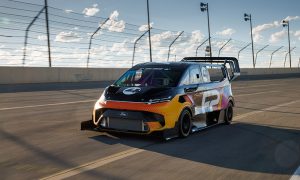 Elektrikli Ford SuperVan 4, uluslararası tırmanma yarışında liderliğe oynuyor!