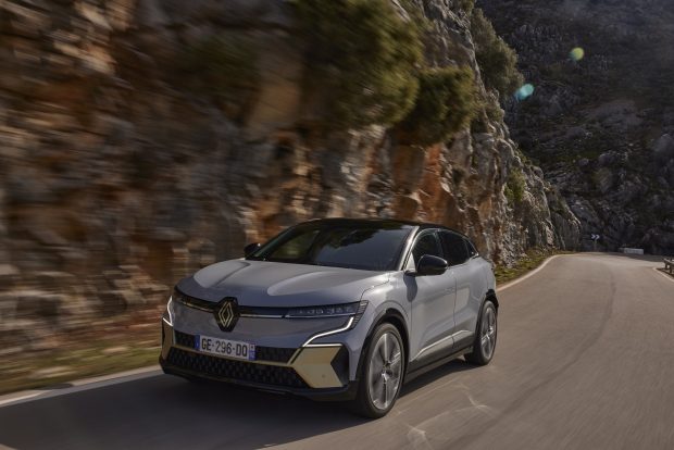 Yeni Megane E-Tech %100 Elektrikli, Van’da Tanıtıldı! - VERSION ICONIC - GRIS RAFALE