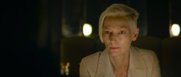 The Killer. Tilda Swinton as The Expert in The Killer. Cr. Netflix ©2023