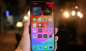 Apple, iPhone 15’in aşırı ısınma sorununu düzeltti!