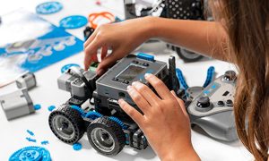 Geleceğin Robotik Mühendisleri Hisar Okulları’nda yarışacak 