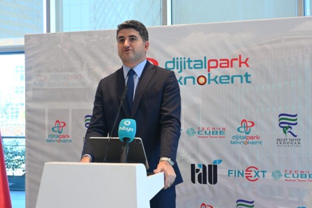 Ataşehir Belediye Başkanı Onursal Adıgüzel,