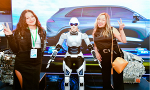 Chery’nin Yapay Zekâ Destekli Robotu AiMOGA Göreve Başladı!
