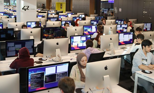 Geleceğin Yazılımcıları 42 Türkiye’de Yetişiyor