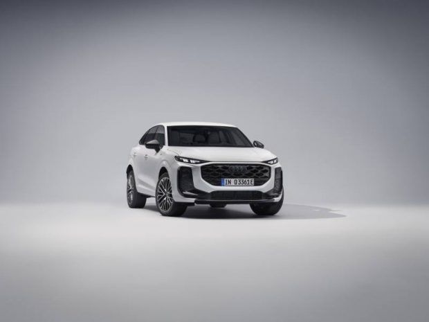 Glacier white metallic, static studio shot, exterior, frontal view