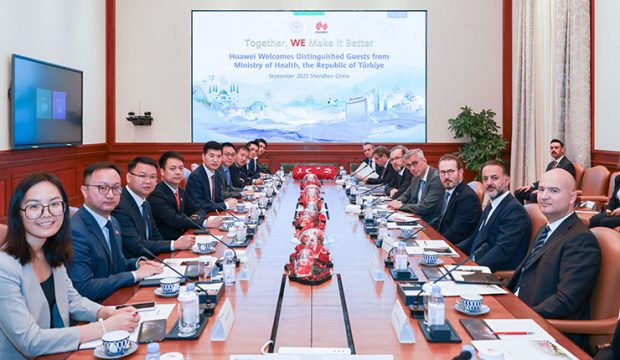 Sağlık Bakanı Memişoğlu Huawei’in Çin’deki Genel Merkezini Ziyaret Etti