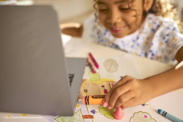 Renkli SANDISK® Crayola USB-C® Flash Sürücüler Serisinde Sandisk ve Crayola İş Birliği