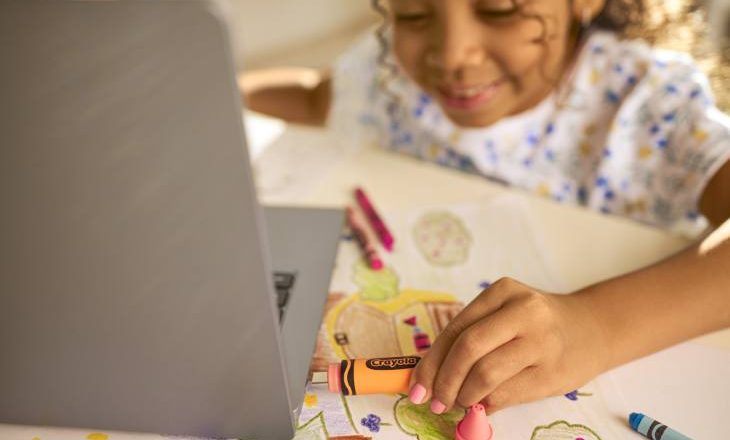 Renkli SANDISK® Crayola USB-C® Flash Sürücüler Serisinde Sandisk ve Crayola İş Birliği